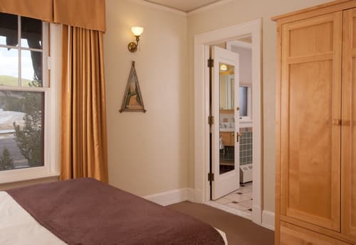 Old Faithful Inn - Inside the Park, Room