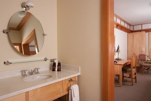 Old Faithful Snow Lodge & Cabins - Inside the Park, Room