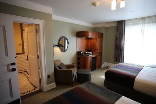 Mammoth Hot Springs & Cabins - Inside the Park