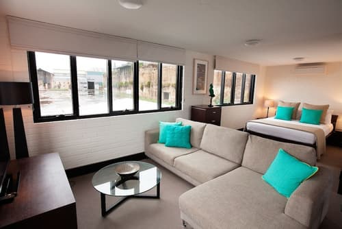 Cockatoo Island, Living area