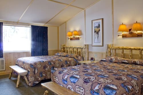 Lake Lodge Cabins - Inside the Park, Room