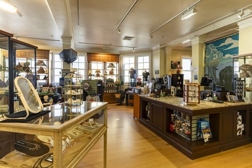 Lake Yellowstone Hotel & Cabins - Inside the Park, Gift shop