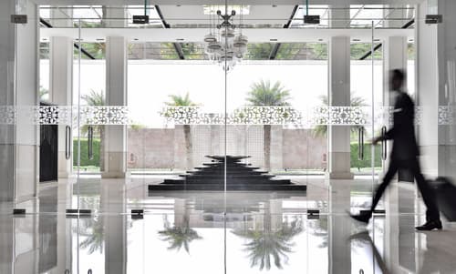 Courtyard by Marriott Agra, Interior entrance