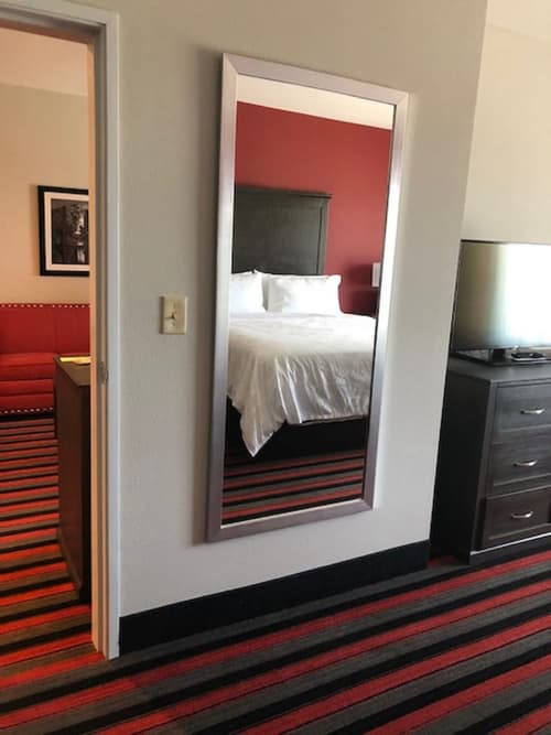 Holiday Inn & Suites Lafayette North by IHG