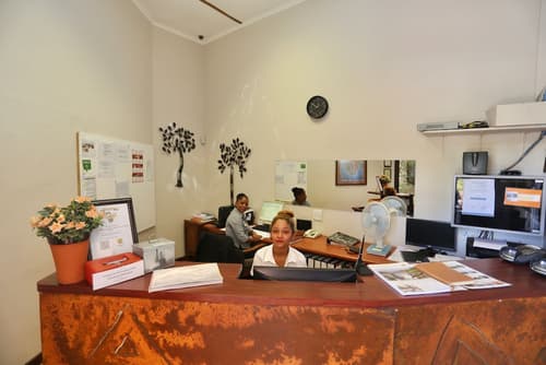 Bahnhof Hotel Aus, Reception