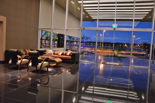 Savoy Hotel Encarnación, Interior entrance