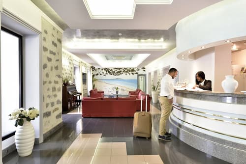 Hotel Orri, Reception