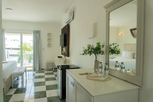 Hotel Checkin El Cortecito