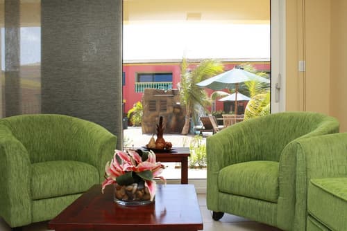 Del Rey Apartments, Living area