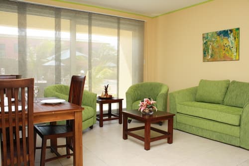 Del Rey Apartments, Living area