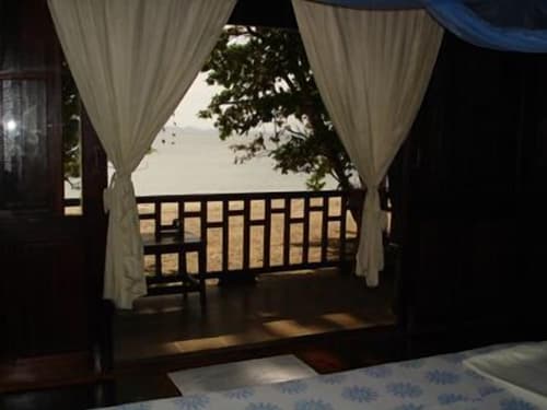 Joy Bungalow, Balcony