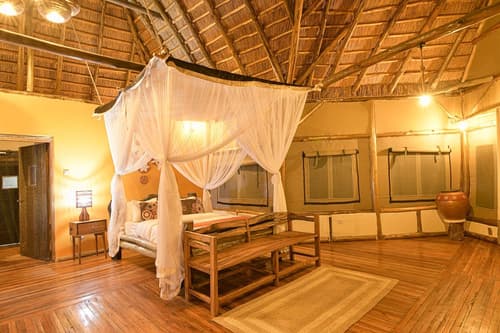 Aardvark Safari Lodge, Room