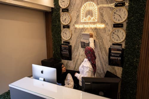 Sun and Sand Guest House, Reception