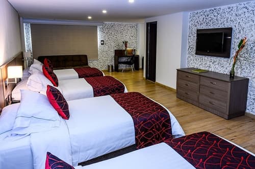 SM Grand Hotel, Room