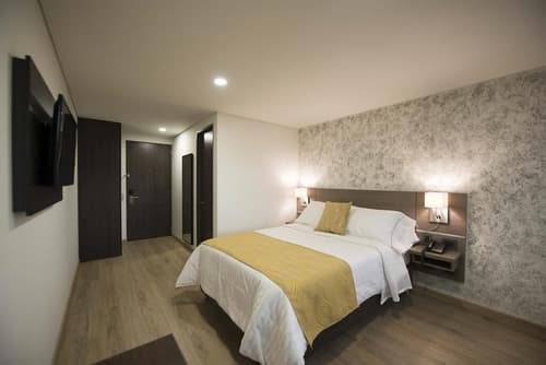 SM Grand Hotel, Room