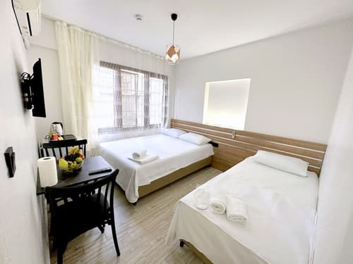 Menesa Hotel, Primary image