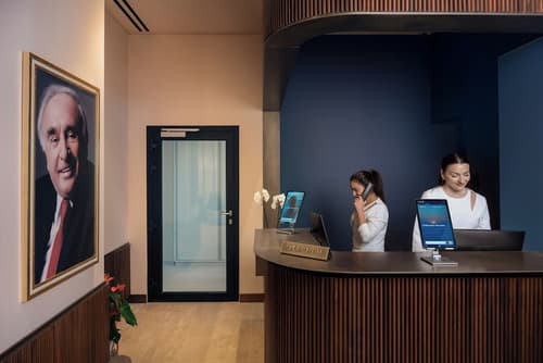 Mitsis N'U Piraeus Port, Reception