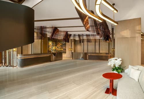 Hilton Saigon, Lobby