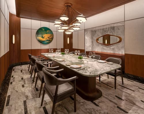 Hilton Saigon, Restaurant