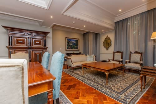 The Monarch Hotel, Room