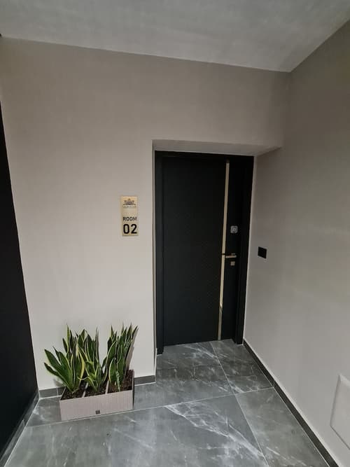 La Mirage Suites & Apartments, Interior entrance