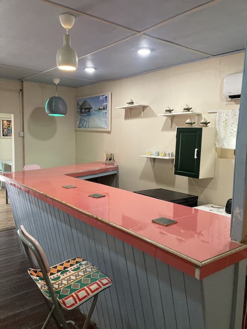 Carris, Front of property