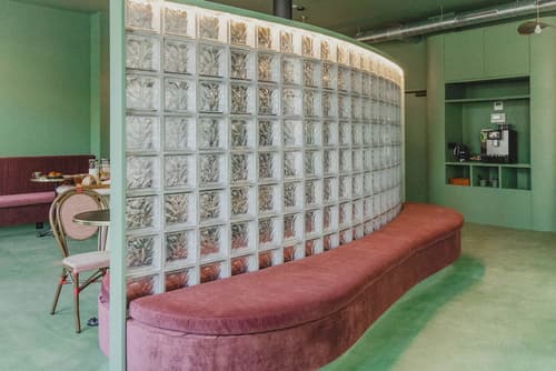 Hôtel Mila, Reception