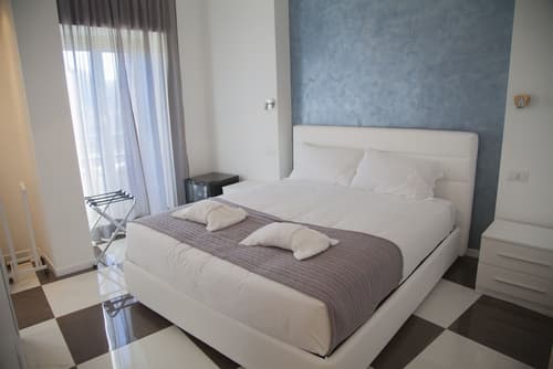 Saint Peter's Luxury Domus