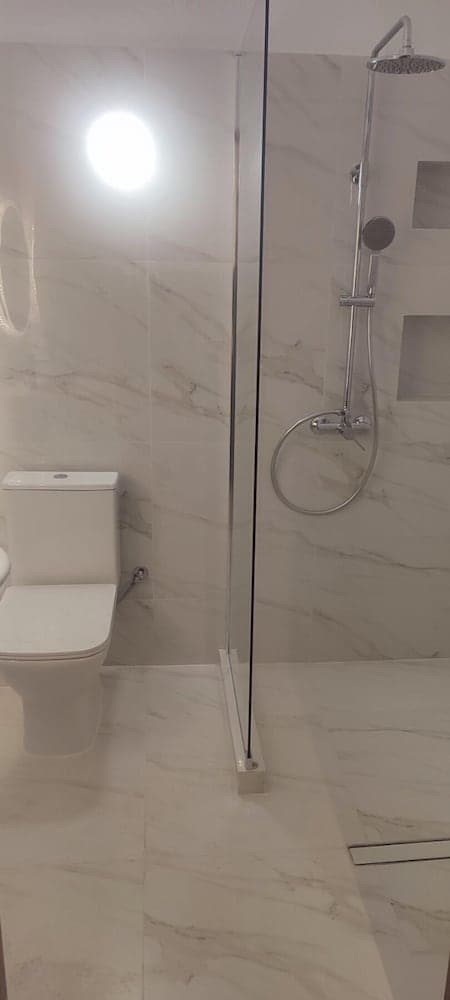 Apartments Eytyxia, Bathroom