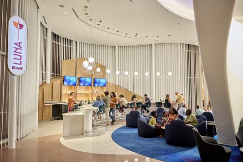 Universal's Terra Luna Resort, Lobby lounge