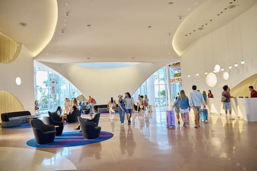 Universal's Terra Luna Resort, Lobby