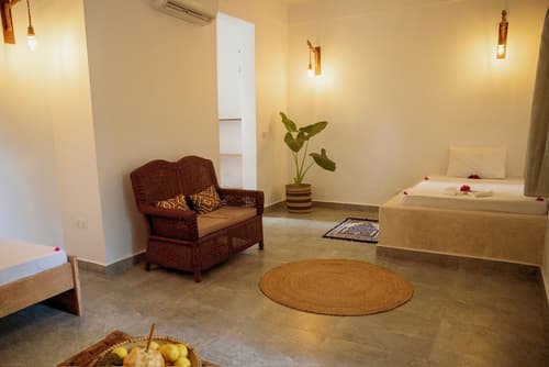 Paje White House, Room