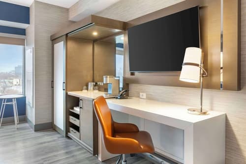 Cambria Hotel Niagara Falls