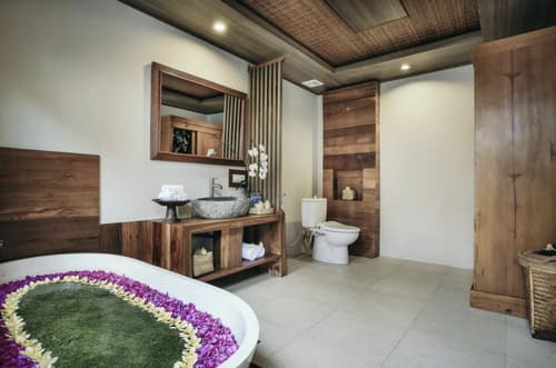 Keraman Suite Ubud, Bathroom