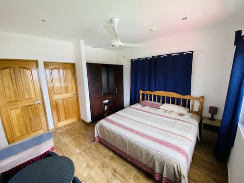 Oceanic View Apartments, Room