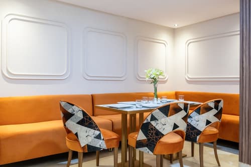 Swiss Continental Hotel, Restaurant