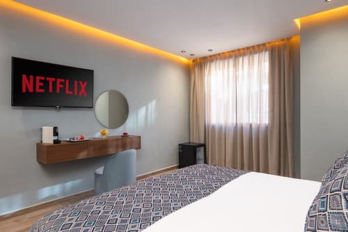 Swiss Continental Hotel, Room