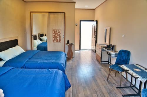 Narmer Pyramids View, Room