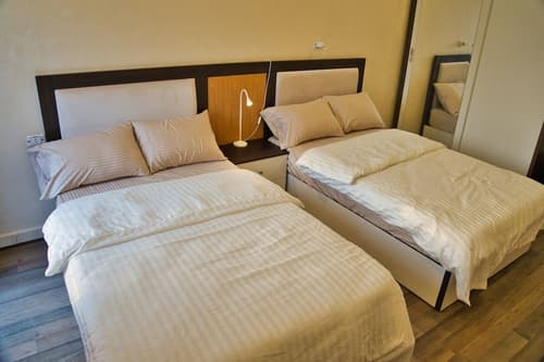 Narmer Pyramids View, Room