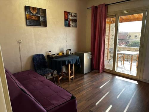 Narmer Pyramids View, Room