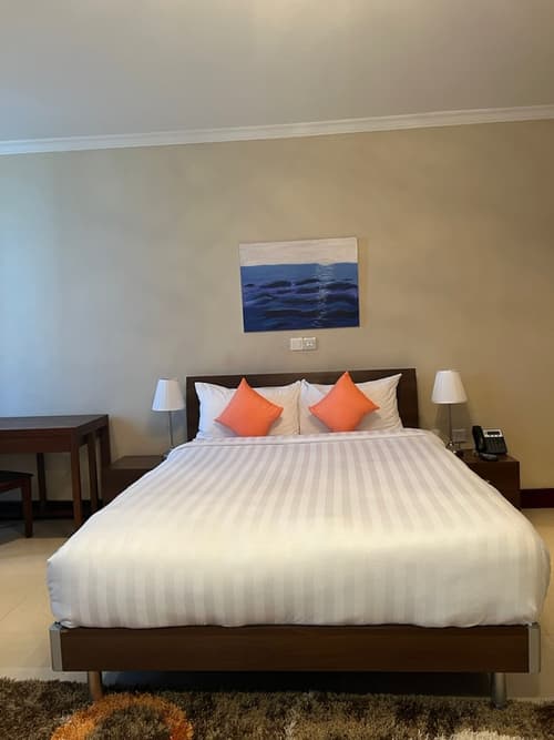Cromer Serviced Apartments, Room