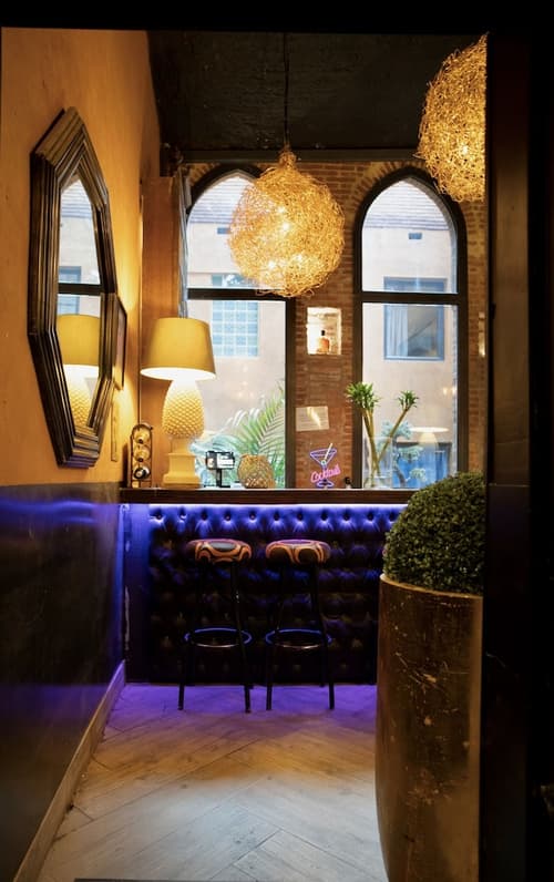 Hotel Lincoln Lounge, Reception