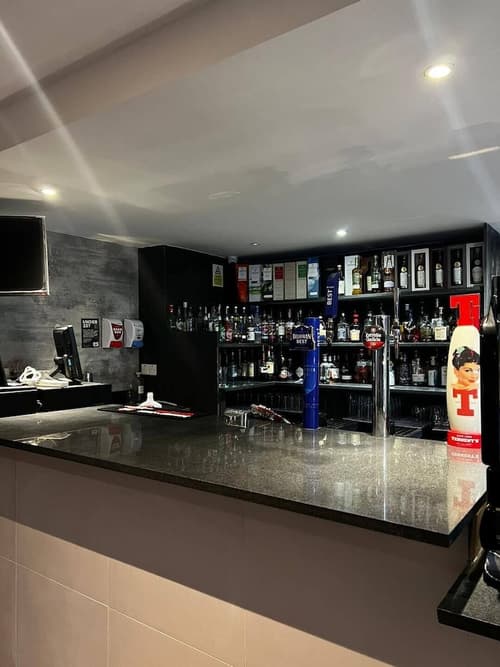 Crown Court Hotel & Bar., Restaurant