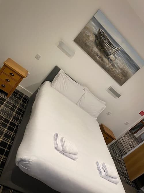 Crown Court Hotel & Bar., Room