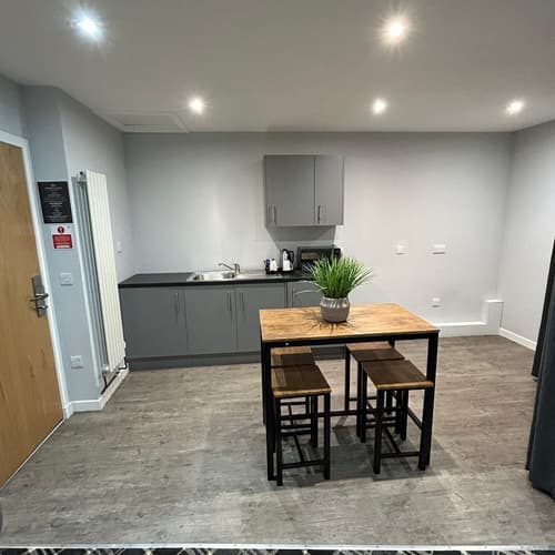 Crown Court Hotel & Bar., Room