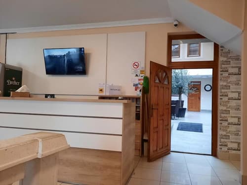 Végvári Hotel Eger, Reception