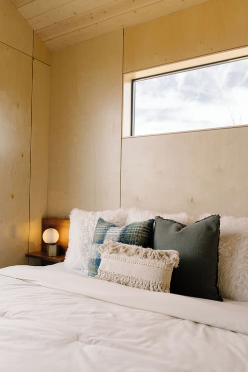 Yellowstone Peaks Hotel