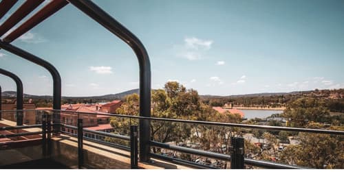 Punthill Tuggeranong, Exterior