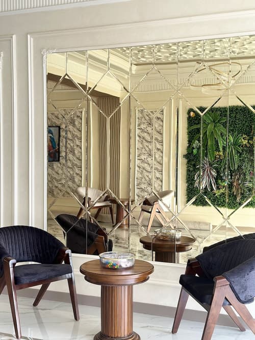 Colibri Hotel, Reception