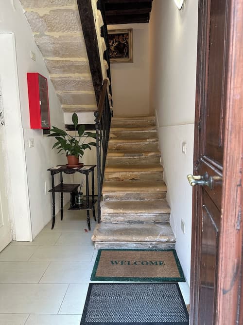 First Dream Venice, Interior entrance